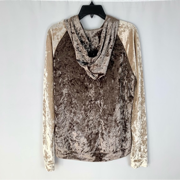 Bird & Vine Velvet Pullover - Picture 11 of 11